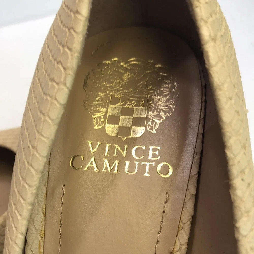 Vince Camuto Cream Zella Textured Almond Toe Platforrm Leather Heels size 9.5M